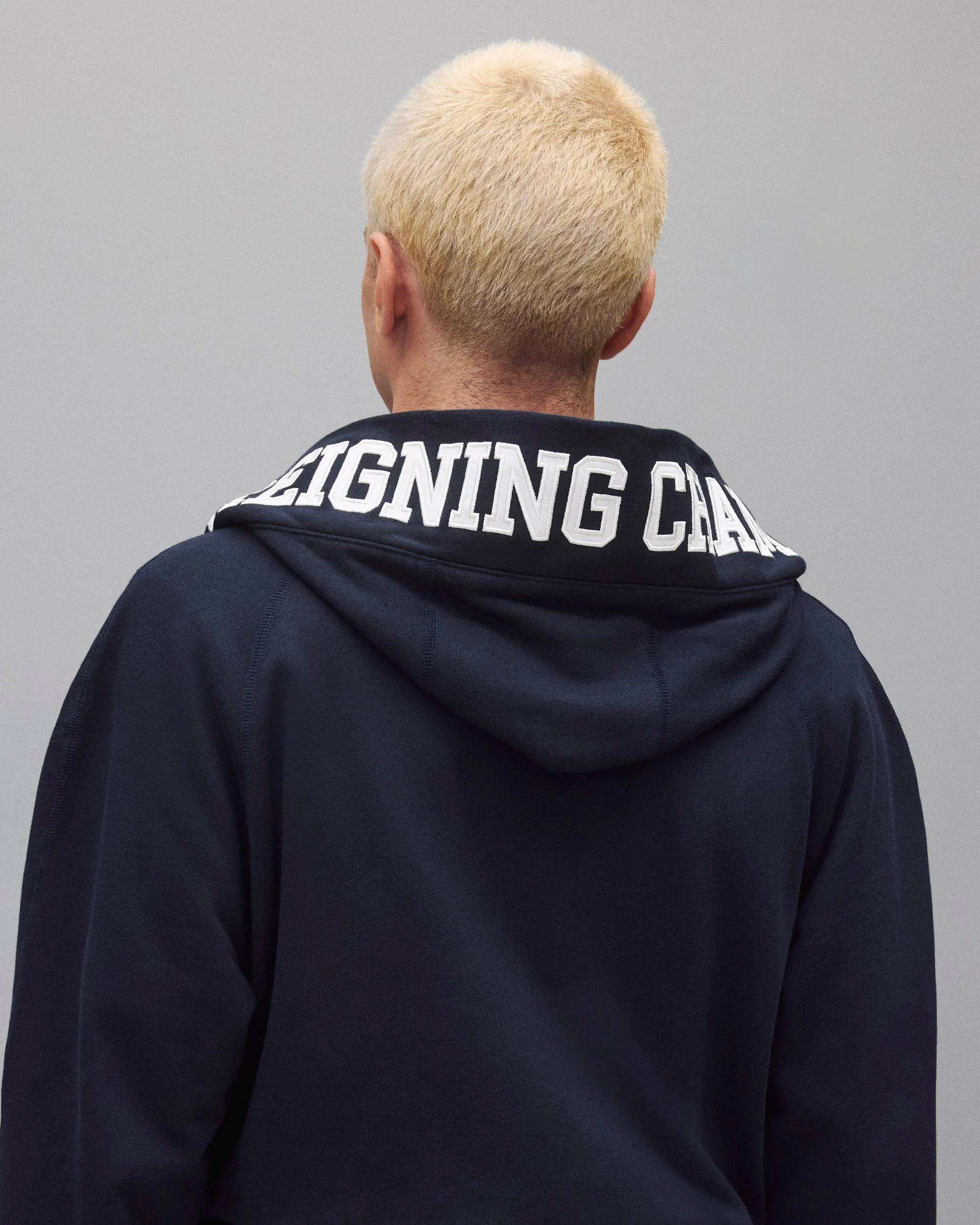 Midweight Terry Logo Relaxed Hooded Robe - Image 5