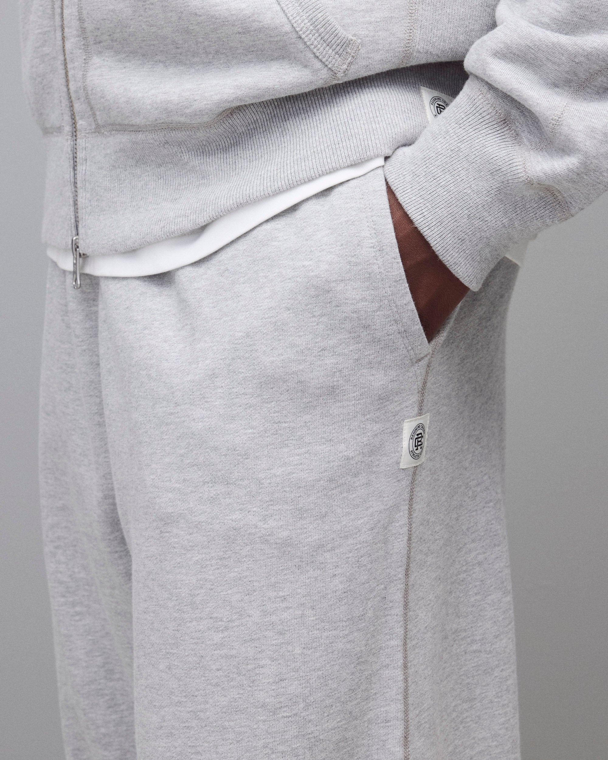 Midweight Terry Relaxed Cuffed Sweatpant - Image 6